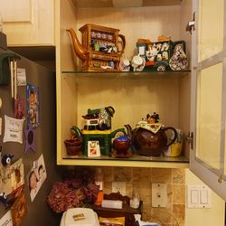 Gorgeous Ceramic TEAPOT Collectibles