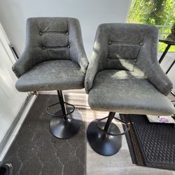Modern Swivel Bar Stools (Set of 2) – Gray Upholstered
Price: