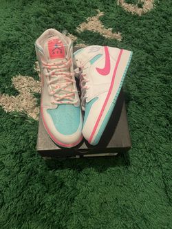 Jordan 1 Pink Teal