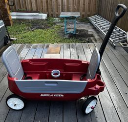 Radio Flyer Kids Wagon