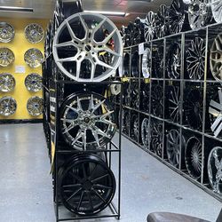 CUSTOM WHEELS SET $40 DOWN 