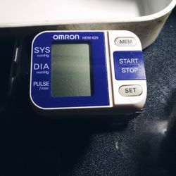 O M R O N Blood Pressure Monitor
