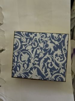 Vintage Compact or Box 