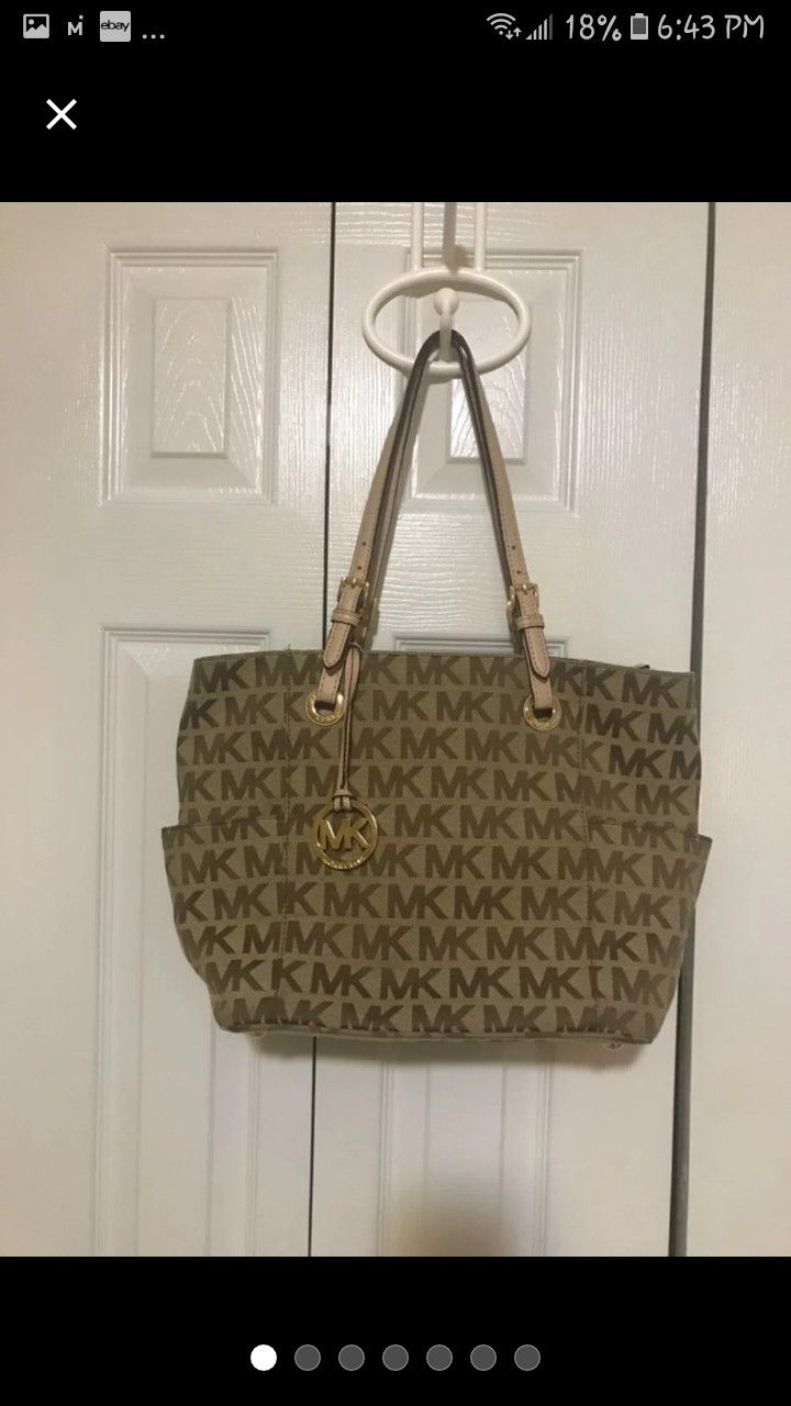 Michael Kors Signature Jet Set Tote