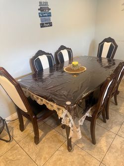 Juego de comedor en buenas condiciones