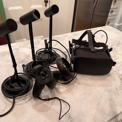 Oculus Rift  + 3 Room Sensors + Controllers (Model C4-A)