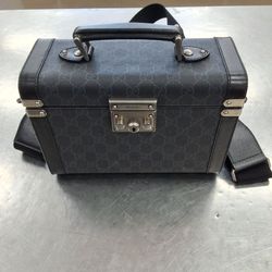 GUCCI Large Ridgid Beauty Case