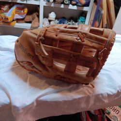 Wilson Softball Glove