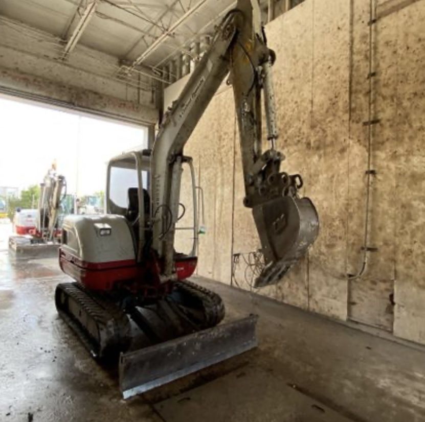 2016 Takeuchi Mini Excavator 