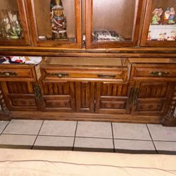 China Cabinet/ Chinera 