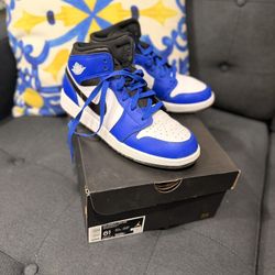 Blue/black/white Jordans 