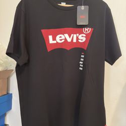 Brand New Levi’s Logo Graphic T-Shirt - Black - Large