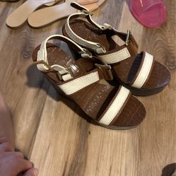 Tori Burch Size 7 Wedges 