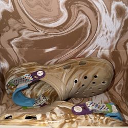 Crocs x Cinnamon Toast Crunch Classic Clog – Men’s 9 / Women’s 11 – With Box