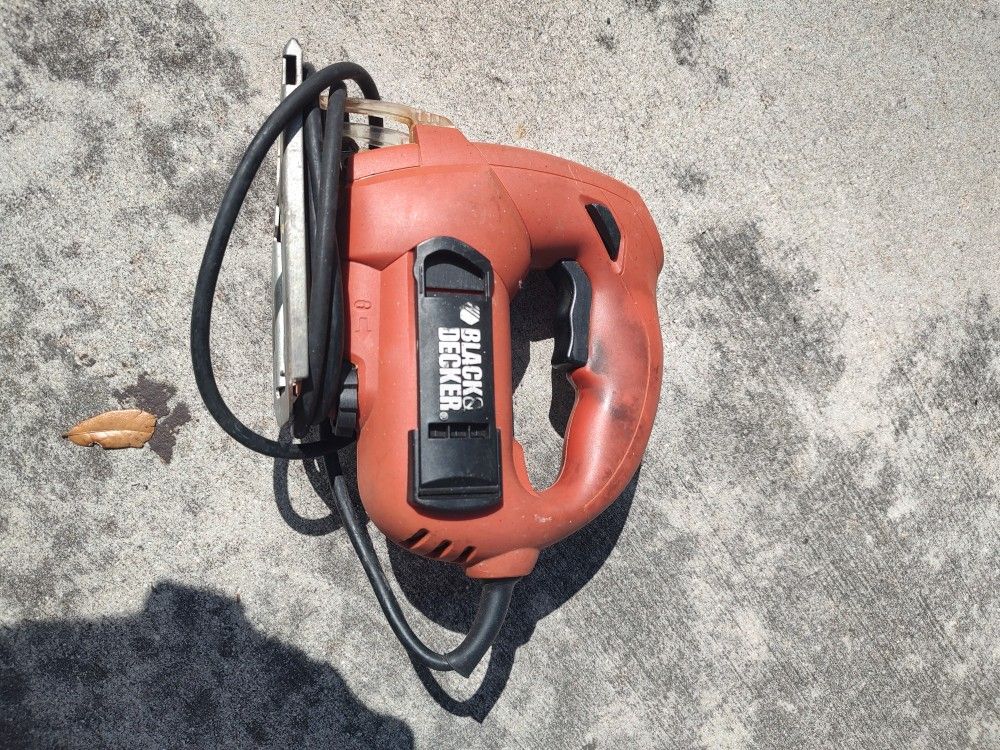 Black & Decker Jigsaw... $15