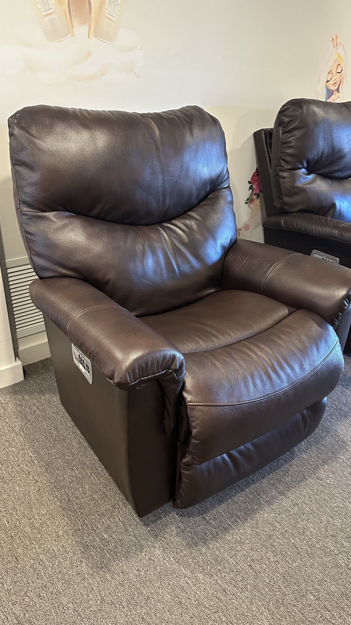 La-Z-Boy Pinnacle Leather TriPower Recliner Chair