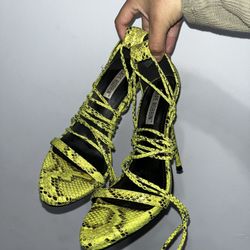neon green Snakeprint Pumps