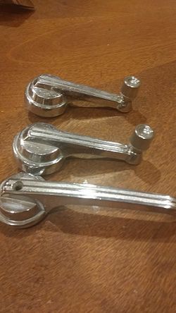 Mustang 67 door lever/window cranks