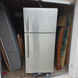 Refrigerator For Sale