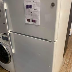 GE Top Freezer Refrigerator 