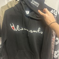 Vetements X Champion Hoodie Fits Like A Large 