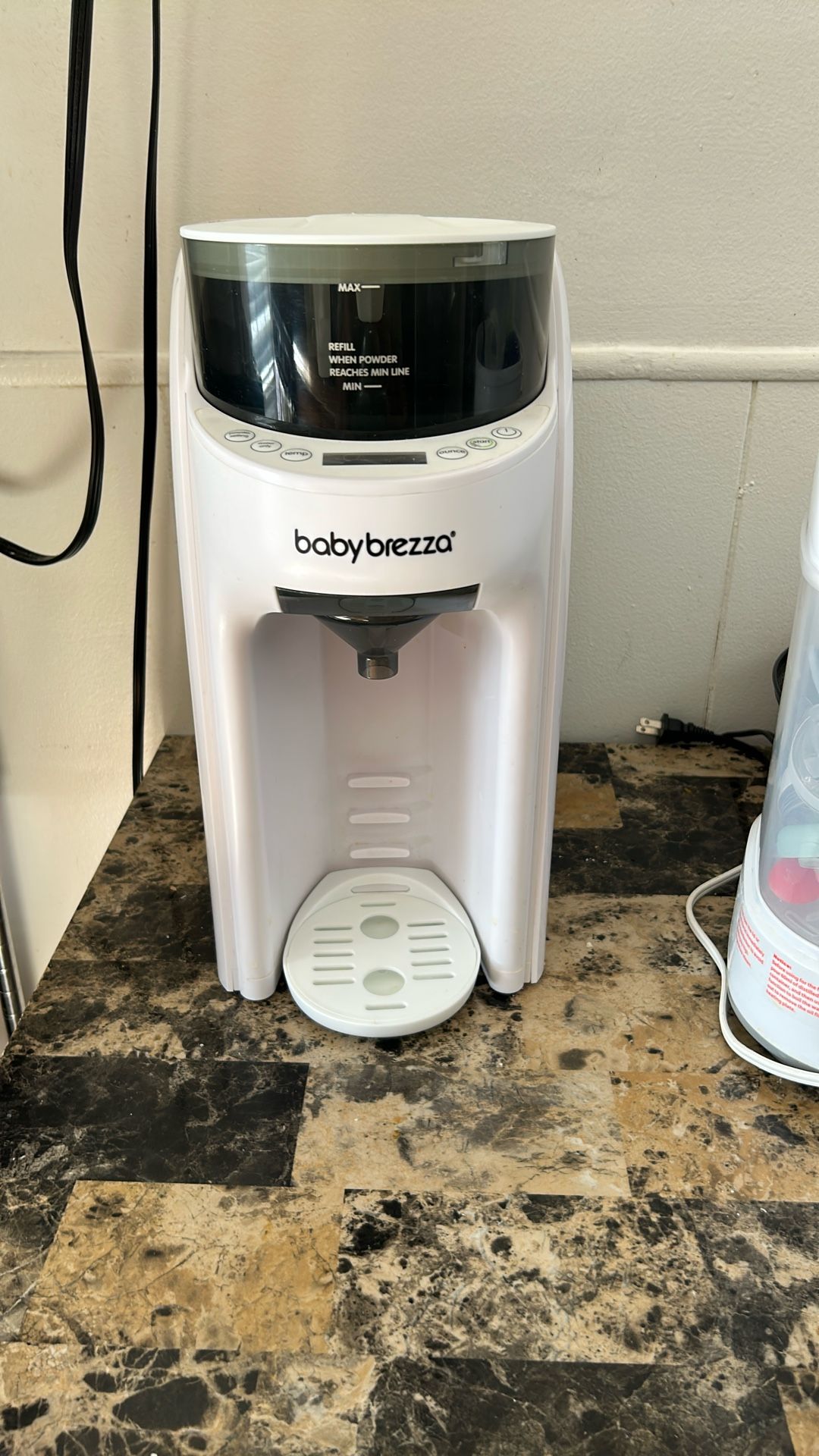 Baby Breeza Pro Advanced Baby Formula Dispenser