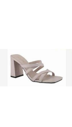 Brand NEW - Nude - Size 6