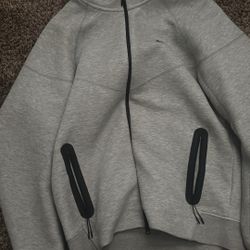 Nike Tech L