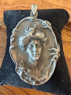 Art Nouveau Pin