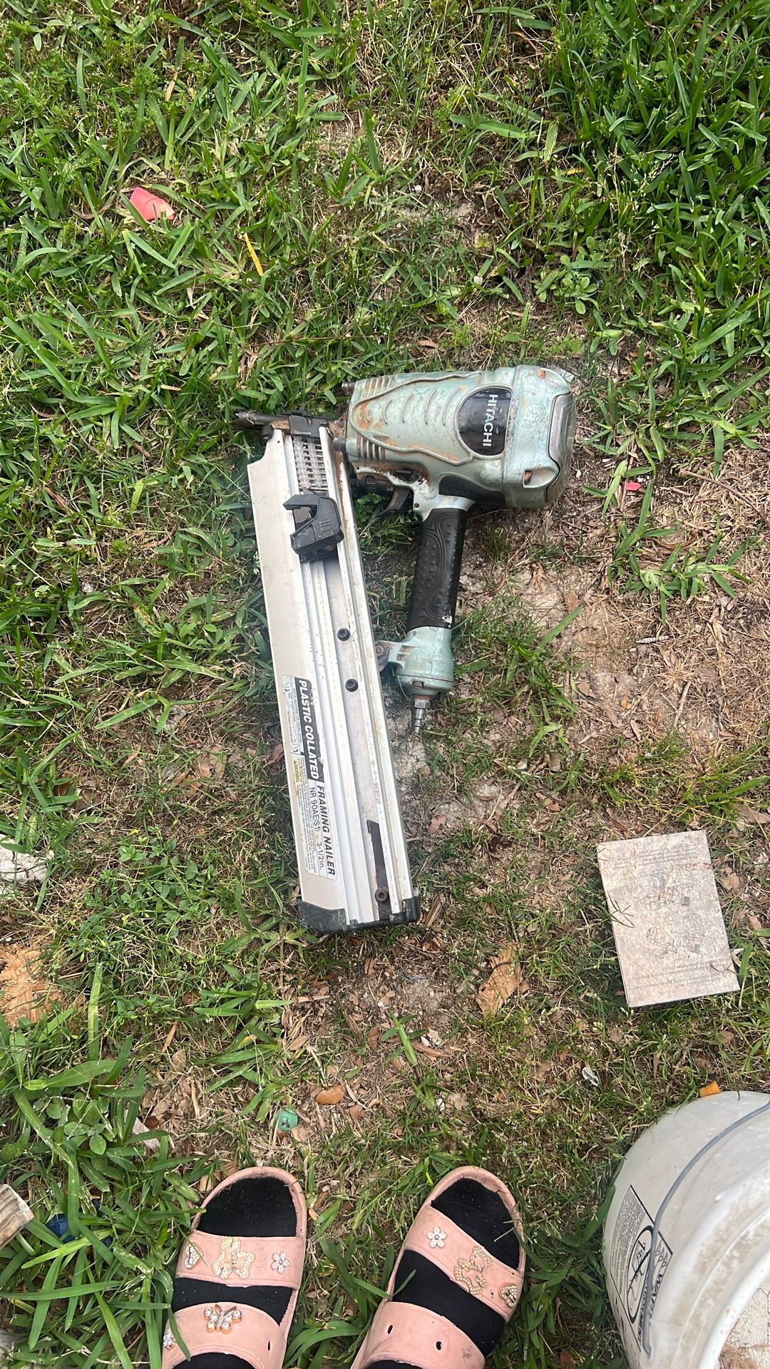 hitachi nail gun
