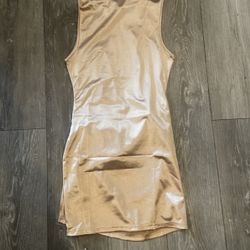Sleek Tan Sleeveless Dress small