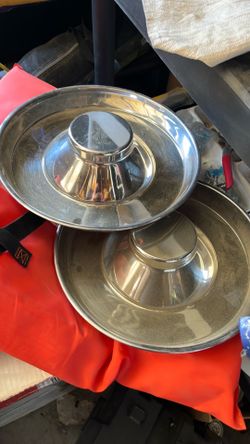 2 puppy food bowls