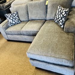 Stylish Reverse Chaise sectional!