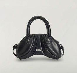 ADIDAS ORIGINALS BY AVAVAV MINI SCULPTED BAG! New!!! Comes with a white original dust bag!
