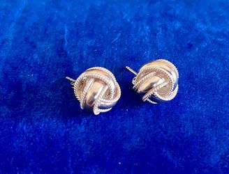 Vtg 925 Silver Etched Love Knot Earrings 1/2”