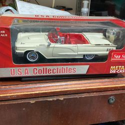 1960 Ford Convertible 1/18 Scale Die Cast All Doors Trunk And Hood Open Brand New In Box Very Nice