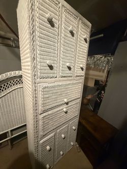 White wicker set