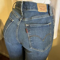 Womens Levis Skinny’s Size 29 High Rise 