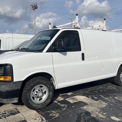 2017 CHEVROLET EXPRESS G2500