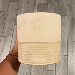Tan/white Plant Pot 