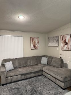 sectional sofa in excellent condition