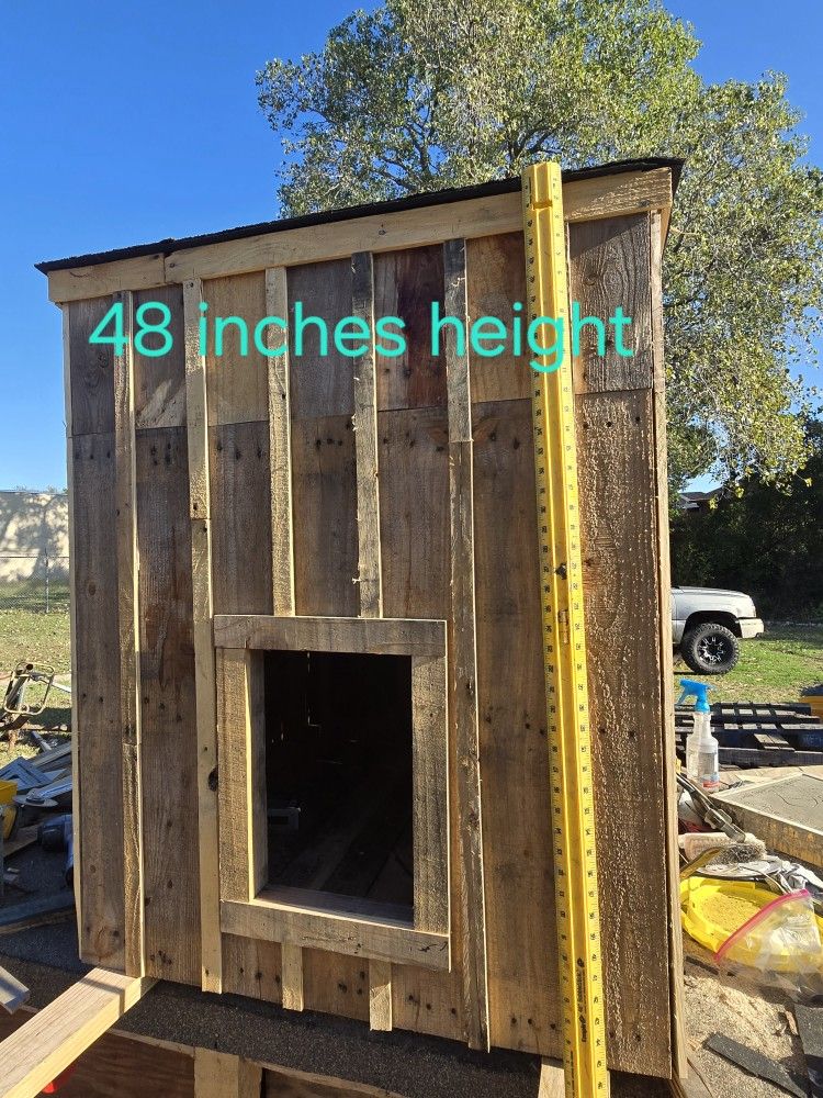 DOGHOUSE LARGE