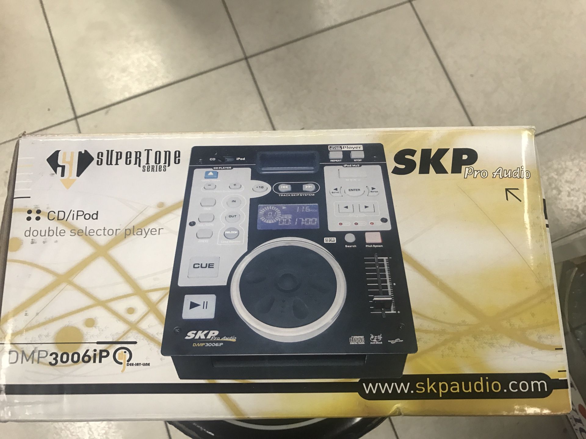SKP PRO AUDIO DMP3006 IP- CD/ IPod /double - Selector Player