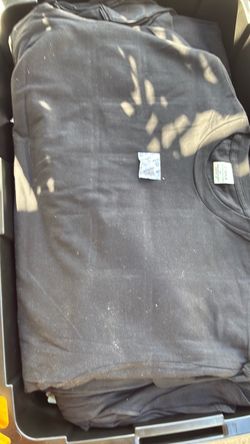 Camisas Variadas ($15 por docena) / Assorted T-Shirts ($15 per dozen)
