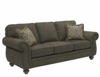 Dark brown couch w hideabed