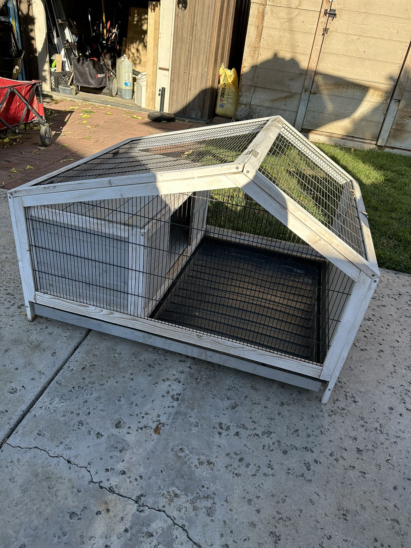Small Chicken Coop 