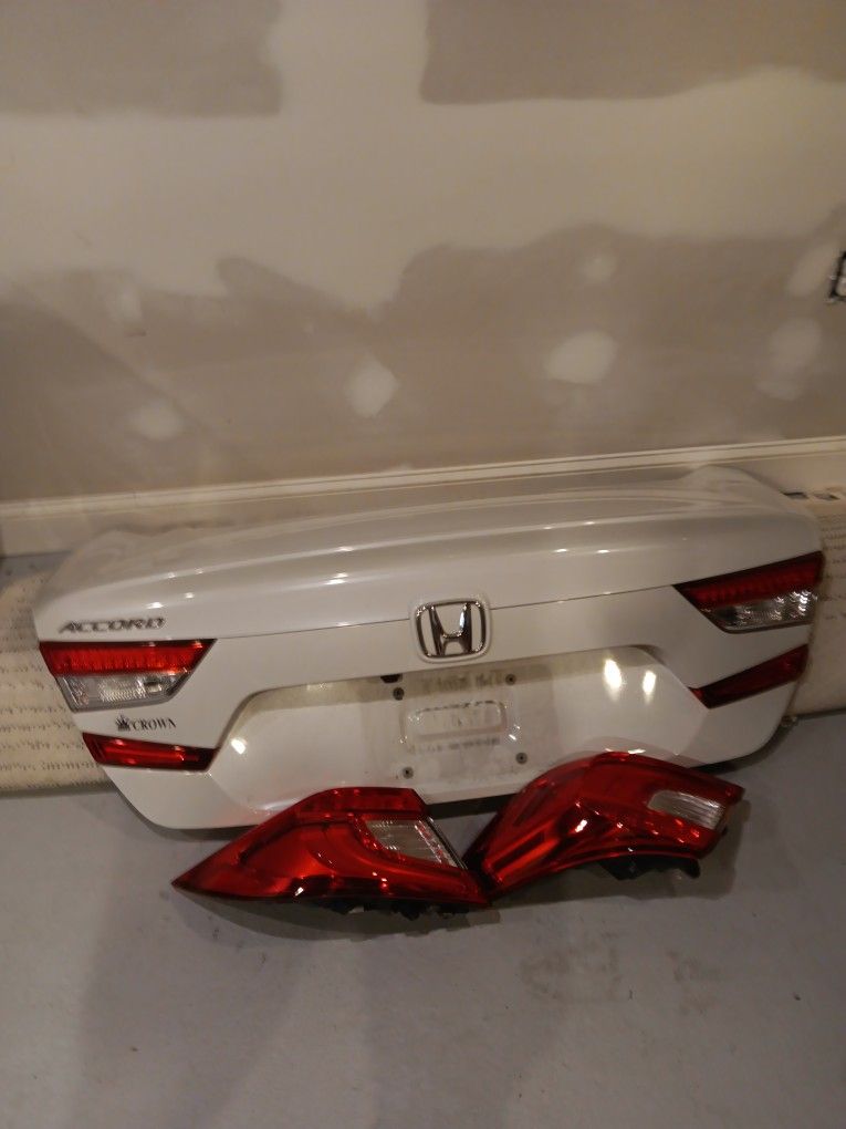 2022 Honda Accord Trunk And Tail Lights