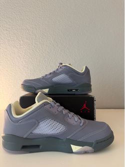 Jordan 5 Retro Low Indigo Haze (Women’s 8.5)