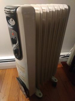 PELONIS HO-157C 0009 OIL FILLED ELECTRIC RADIATOR 1500W RADIANT HEATER! for  Sale in Farmingville, NY - OfferUp