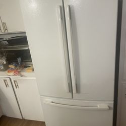 Kenmore Refrigerator/freezer In Working Condition  